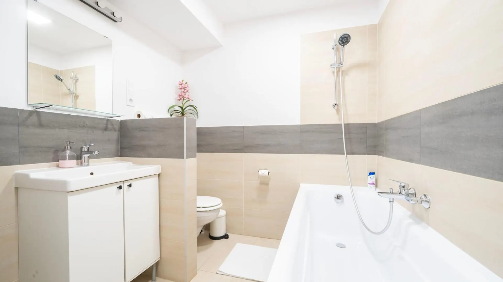 Apartment City Park Harmony Duplex - Near Heroes' Square Budapest